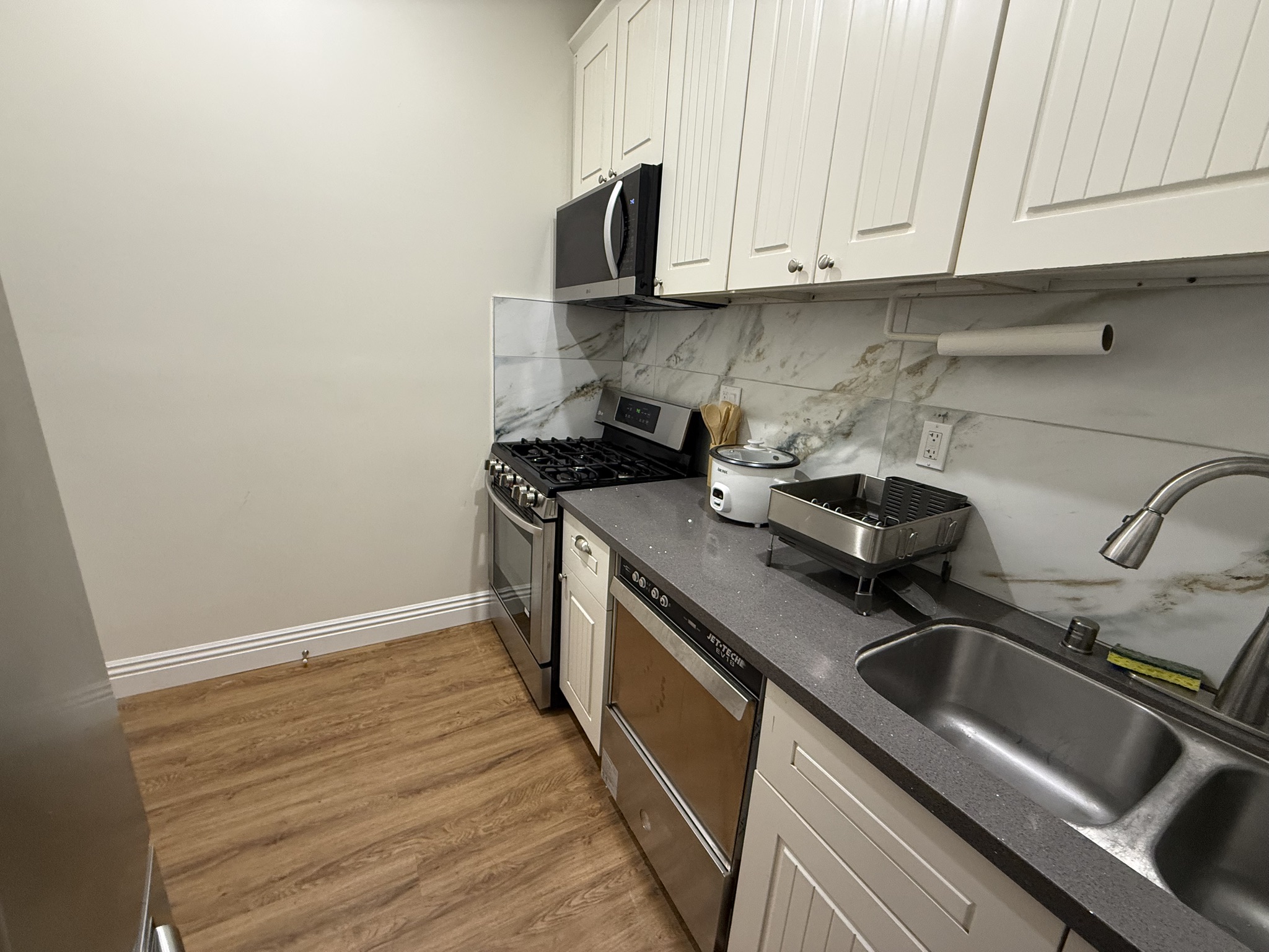 Kitchen overview